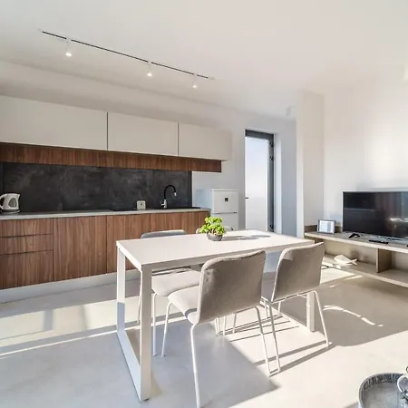 Luxury סוטיבאן