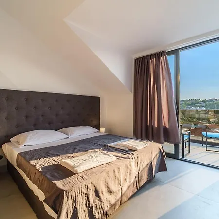 Luxury דירה *