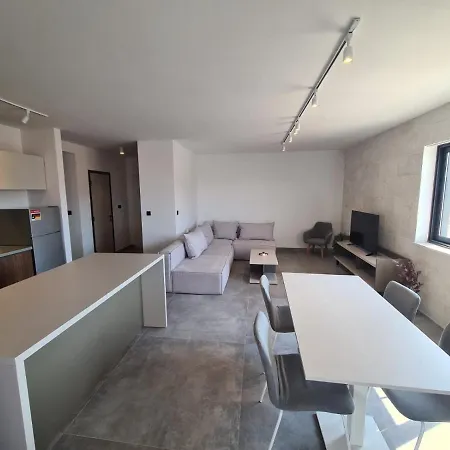 דירה Luxury סוטיבאן