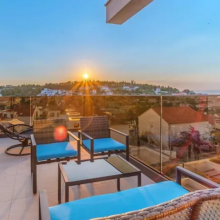 Luxury Apartman Sutivan