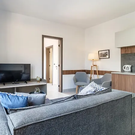 Luxury Sutivan