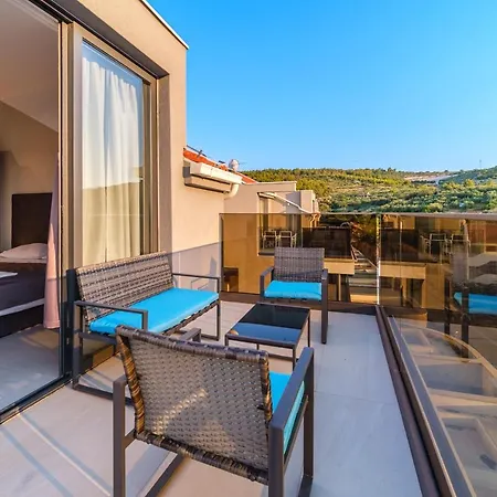 Luxury Sutivan